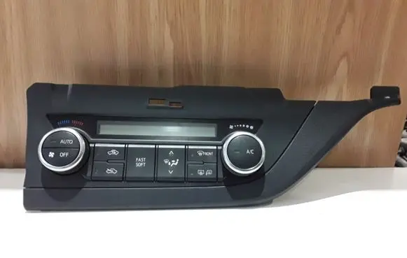 Toyota Auris E180 Climate control unit 5590002790