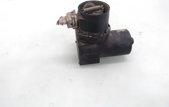 Volkswagen Golf II Central locking vacuum pump 