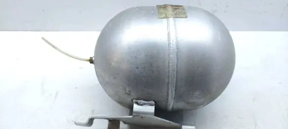 Vacuum air tank