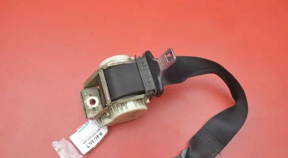 BMW X3 E83 Front seatbelt 33017496