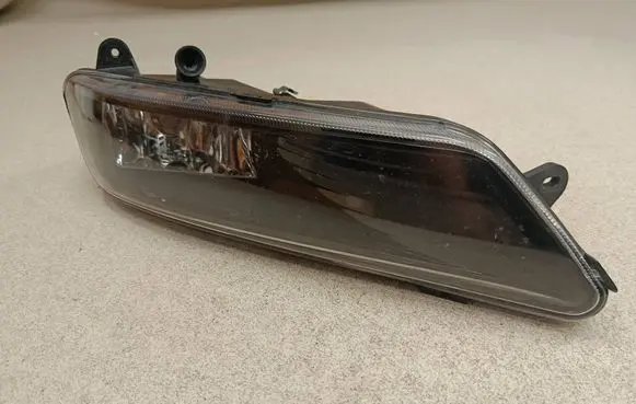 Volkswagen PASSAT B7 Front fog light 176623 17662401