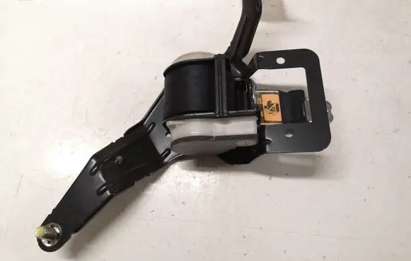 Mazda 5 Middle seatbelt (rear) BGE120187