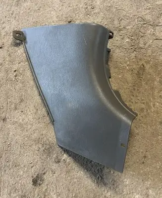 Foot area side trim