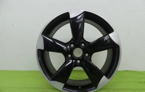 Audi A3 S3 8P R18 alloy rim 8P0601025BS