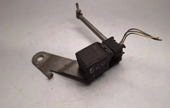 BMW 5 E60 E61 Headlight/headlamp level sensor 1093697 37141093697