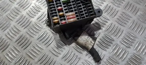 Volkswagen PASSAT B6 Fuse box set 3c2941823