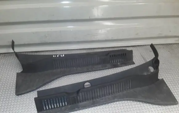 Volkswagen Up Wiper trim 1S1819404