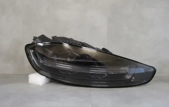 Porsche 718 Cayman 982 982c Rear/tail lights 90093671B