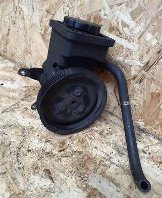 BMW 5 E60 E61 Power steering pump 7693974101