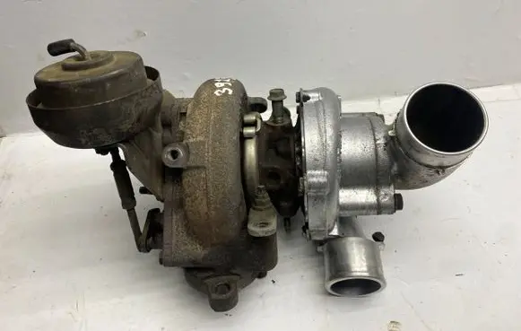 Toyota Corolla Verso E121 Turbo 0512190101 172010R020