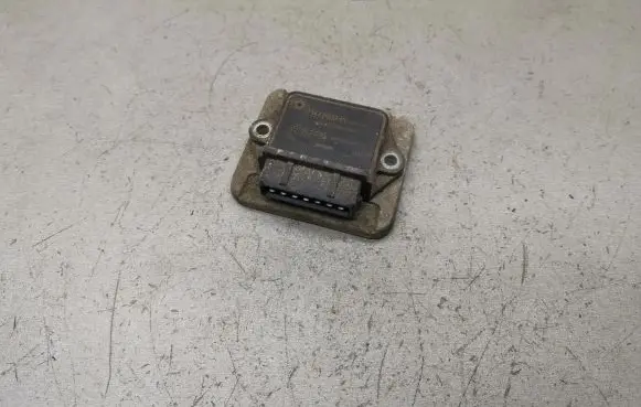 Volkswagen PASSAT B3 Ignition amplifier control unit 191905351B