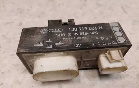 Volkswagen Golf IV Coolant fan relay 1J0919506H 898884000
