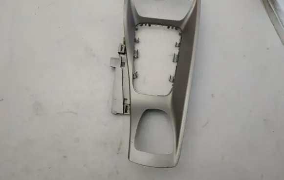 Citroen C5 Other center console (tunnel) element 9682457677