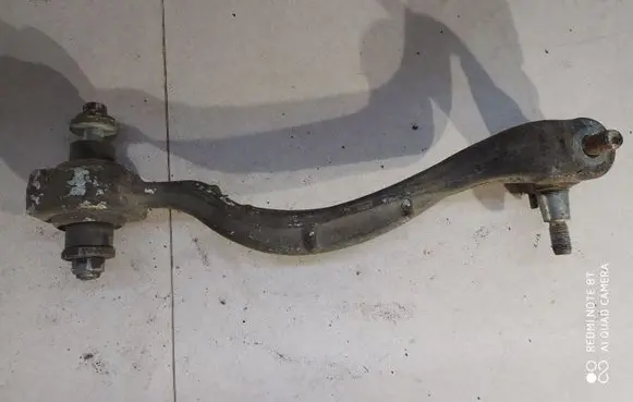 Mercedes-Benz E W212 Front lower control arm/wishbone 21204