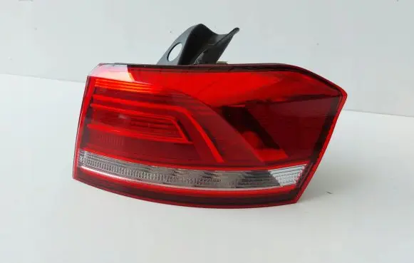 Volkswagen PASSAT B8 Rear/tail lights 3G9945312