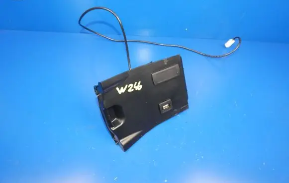 Mercedes-Benz B W246 W242 USB socket connector A1178200315