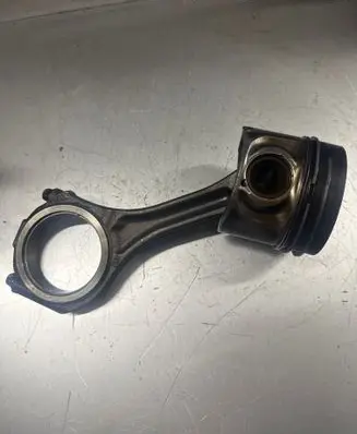 Audi Q7 4L Piston with connecting rod 059AA