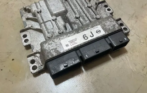 Nissan Juke I F15 Engine control unit/module 23710HY00C 866767989 A2C38807000