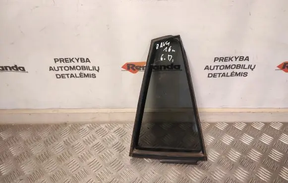 Toyota RAV 4 (XA40) Rear vent window glass E643R007953