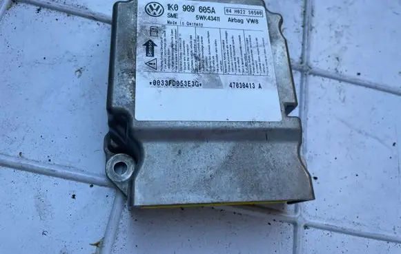 Volkswagen Golf V Airbag control unit/module 1K0909605A
