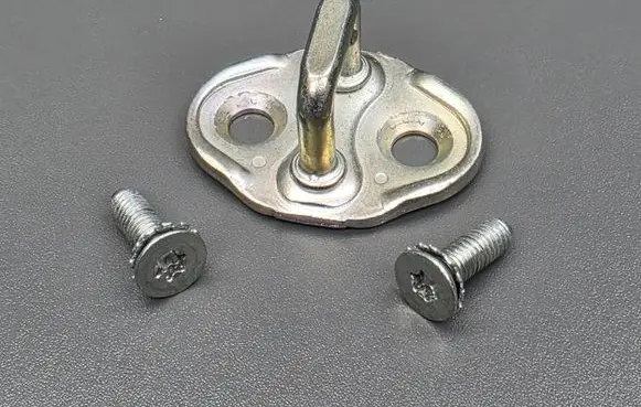 Mazda 3 III Front door lock loop/hook striker 7H28