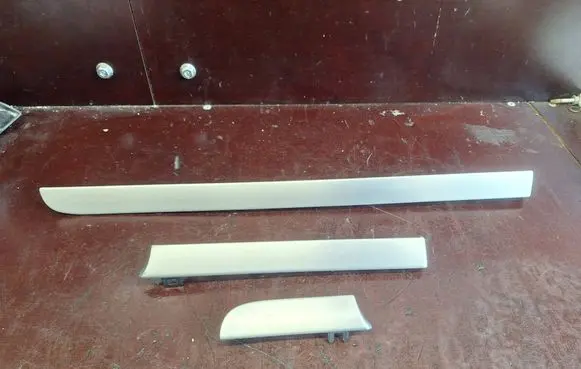 Volkswagen Touran I Dashboard glove box trim 1T1858418C 1T1858417C 1T1858415C