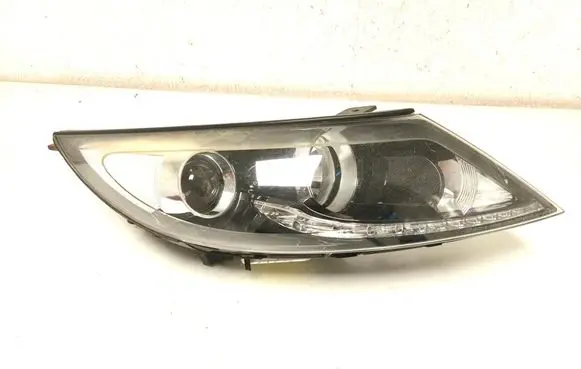 KIA Sportage Headlight/headlamp 921023U131