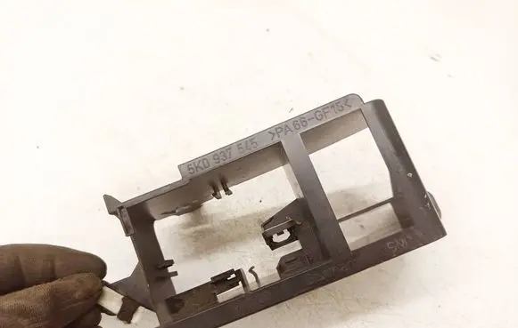 Volkswagen Golf VI Other interior part 5K0937545