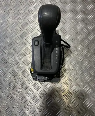 Volvo XC70 Gear shifter/selector P08636190