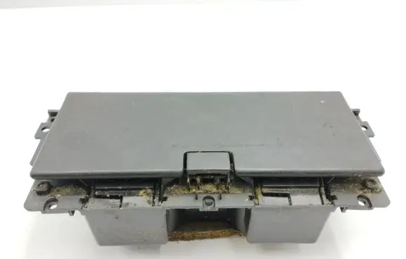 Cup holder front