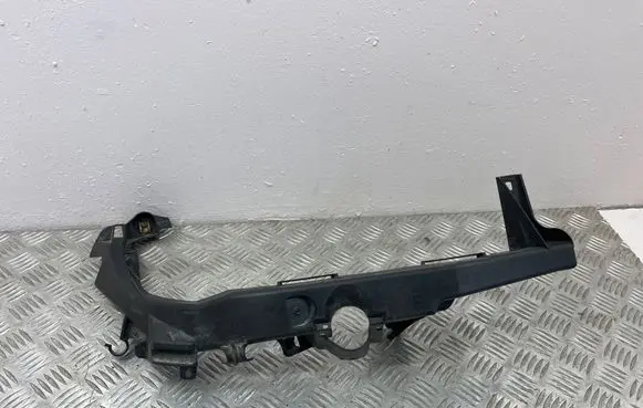 BMW 3 E90 E91 Headlight/headlamp mounting bracket 7116708