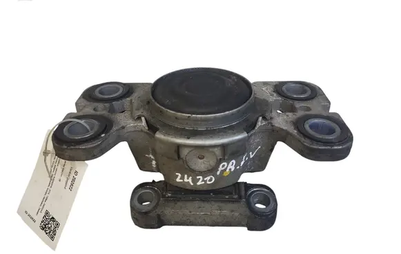 Volvo V60 Engine mount bracket 3131687502