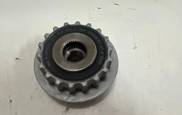 Volkswagen Touareg I Alternator pulley 070903201C