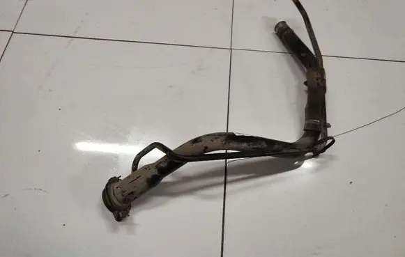 Fuel tank filler neck pipe