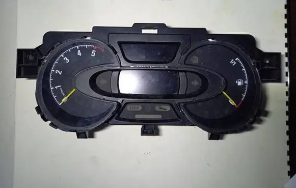 Opel Vivaro Speedometer (instrument cluster) 248107330R VPFRRF10849TC