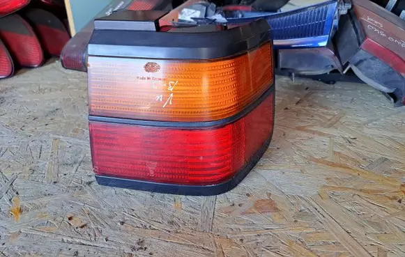 Volkswagen PASSAT B3 Rear/tail lights 357945112