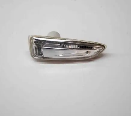 Opel Zafira C Front fender indicator light 13273104