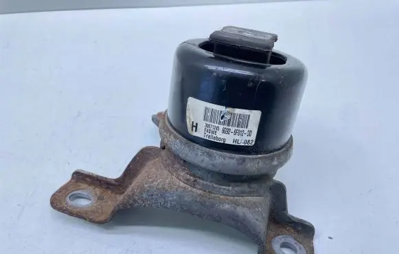 Volvo XC60 Engine mount bracket 30671245 6G926F012DD HL082