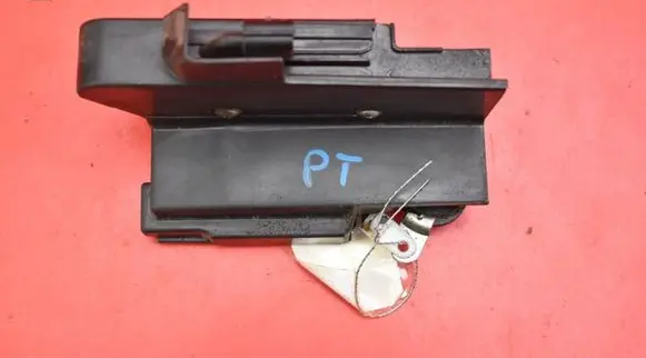 Dacia Duster Rear door lock