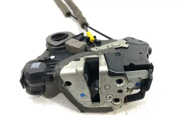 Toyota Corolla E120 E130 Front door lock 