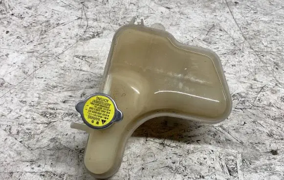 Mitsubishi Lancer VIII Coolant expansion tank/reservoir