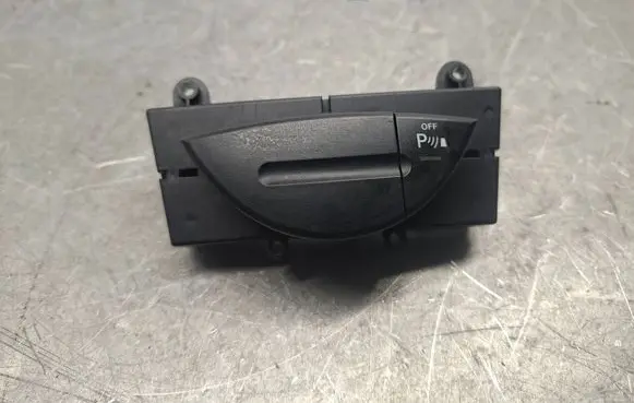 Mercedes-Benz E W211 Parking (PDC) sensor switch 2118213058
