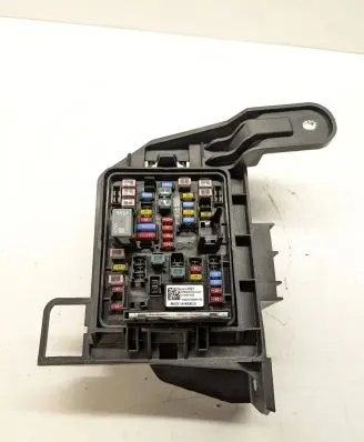 Chevrolet Tahoe Fuse module 85147821