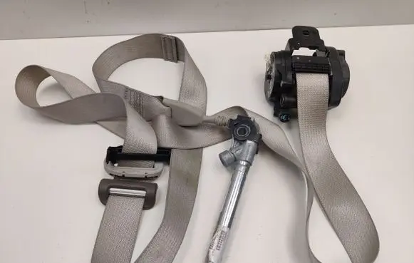 Chrysler Pacifica Front seatbelt P5LA362D2AD 5LA362D2AD
