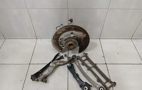 BMW M5 F90 Rear wheel bearing hub 33309503995