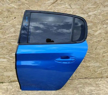 Peugeot 208 II Rear door