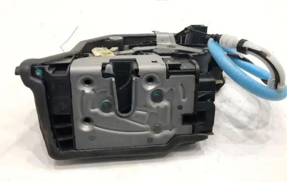 BMW X6 F16 Front door lock 7362781