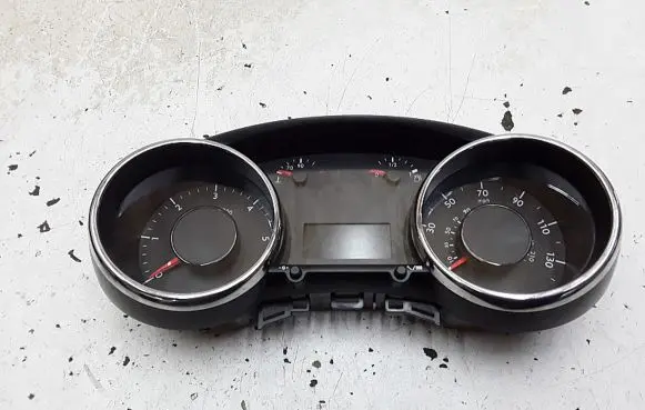 Peugeot 5008 Speedometer (instrument cluster) 9666625880