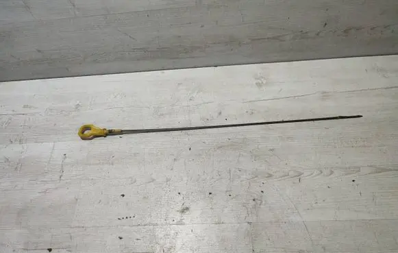 Volkswagen Touran III Oil level dip stick 