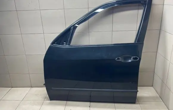 BMW X5 E70 Front door 68709M124